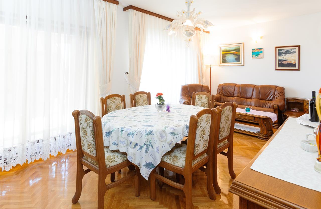 Villa Rosa Каштела Экстерьер фото