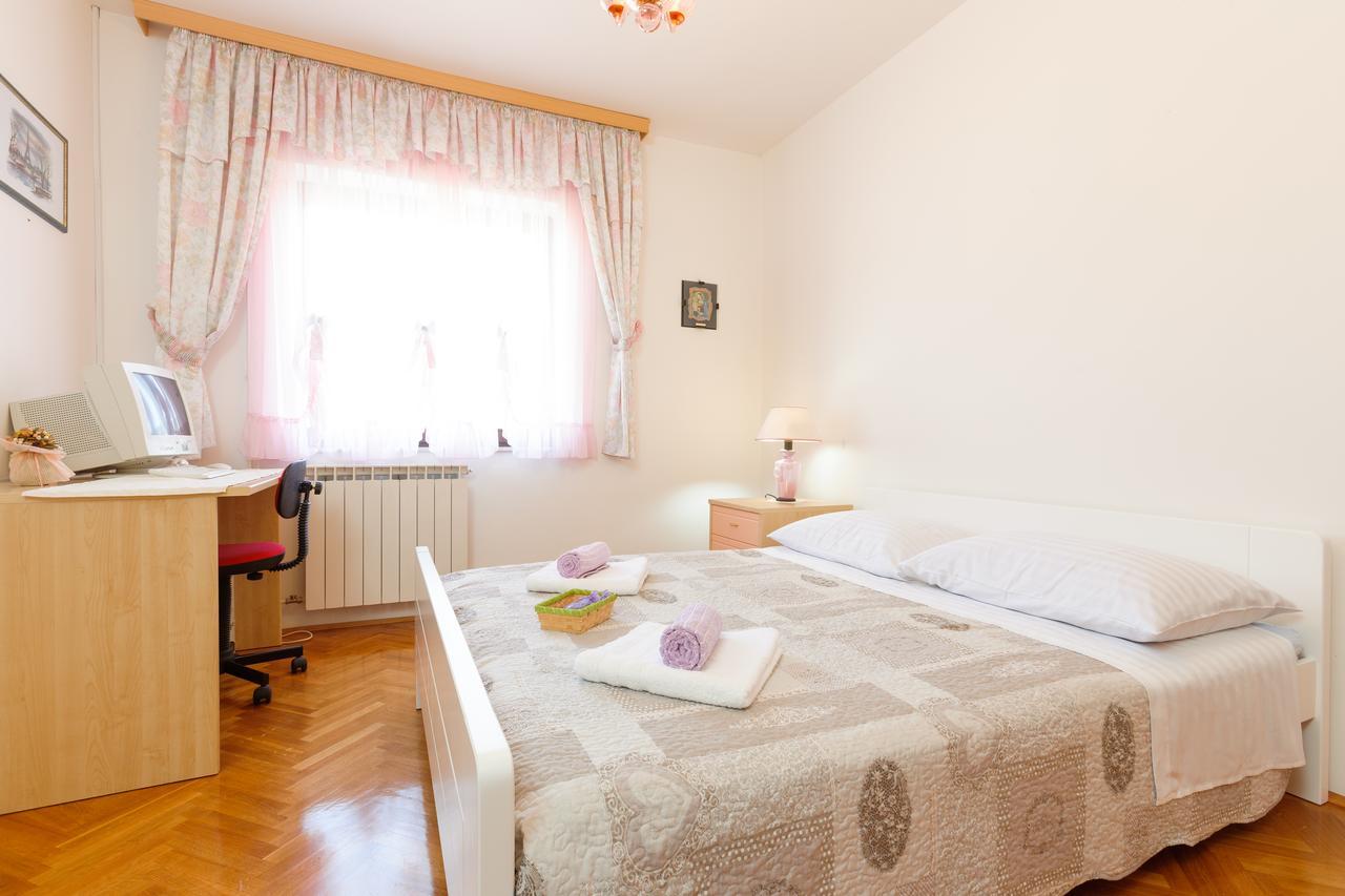 Villa Rosa Каштела Экстерьер фото
